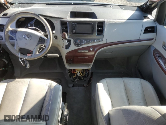 2014 Toyota Sienna XLE with VIN 5TDYK3DC5ES431148, listed as a Copart auction lot 43571065 with 82,854 mi miles and Salvage Title. Bid and sale history available at carsss.com. Image 8.