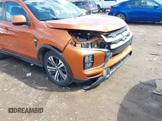 2021 Mitsubishi Outlander ES z VIN JA4APUAU2MU008117, wystawiony jako IAAI lot #42198069 z przebiegiem 55 784 mil mil oraz . Historia ofert i sprzedaży dostępna na DreamBid. Obrazek 6.