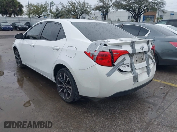 2017 Toyota Corolla L z VIN 2T1BURHE8HC764049, wystawiony jako IAAI lot #41653699 z przebiegiem 401 813 mil mil oraz . Historia ofert i sprzedaży dostępna na DreamBid. Obrazek 3.