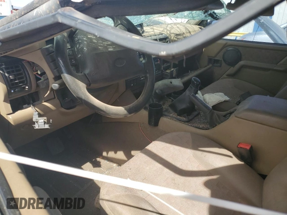 1994 Land Rover Discovery with VIN SALJY1283RA087219, listed as a Copart auction lot 52432815 with Not Provided miles and Salvage Title. Bid and sale history available at DreamBid. Image 8.