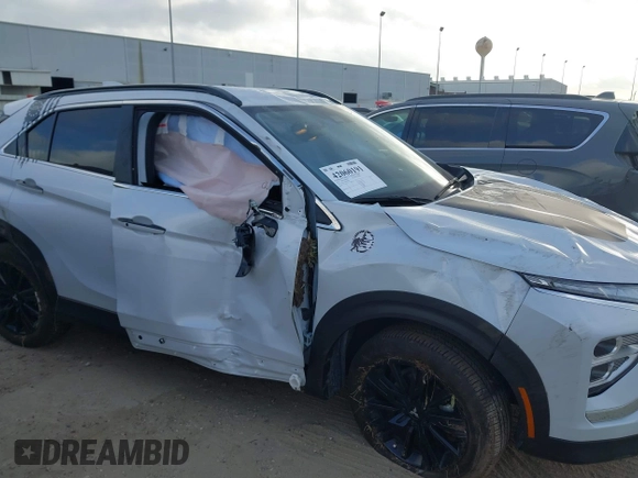 2024 Mitsubishi Eclipse Cross LE z VIN JA4ATVAA2RZ060509, wystawiony jako IAAI lot #42060191 z przebiegiem 13 421 mil mil oraz . Historia ofert i sprzedaży dostępna na DreamBid. Obrazek 6.