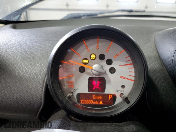 2013 MINI Countryman с VIN WMWZB3C51DWM08856, выставлен на аукционе Copart как лот 58329675 с пробегом 123 889 миль миль и Списание • Salvage title. История ставок и продаж доступна на DreamBid. Изображение 9.