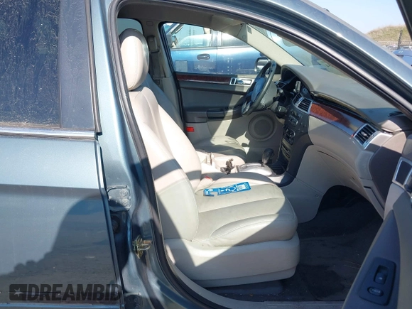 2005 Chrysler Pacifica Touring with VIN 2C4GM68445R651173, listed as a IAAI auction lot 41447054 with 294,074 mi miles and . Bid and sale history available at DreamBid. Image 5.