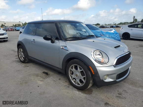 2008 MINI Cooper Hardtop S with VIN WMWMF735X8TT91990, listed as a Copart auction lot 51447395 with 115,184 mi miles and Clean Title. Bid and sale history available at carsss.com. Image 4.
