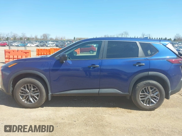 2021 Nissan Rogue S z VIN 5N1AT3AB7MC849121, wystawiony jako IAAI lot #42040310 z przebiegiem 32 914 mil mil oraz . Historia ofert i sprzedaży dostępna na DreamBid. Obrazek 14.