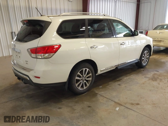 2014 Nissan Pathfinder SV with VIN 5N1AR2MM7EC687692, listed as a IAAI auction lot 42118491 with 175,209 mi miles. Bid and sale history available at carsss.com. Image 4.