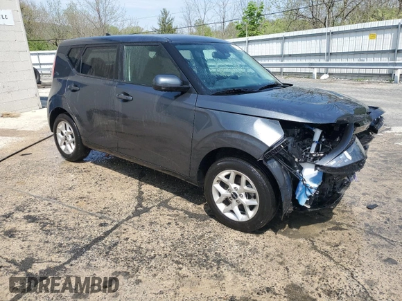 2024 Kia Soul LX with VIN KNDJ23AU6R7910791, listed as a Copart auction lot 55400955 with 31,927 mi miles and Clean Title. Bid and sale history available at carsss.com. Image 4.