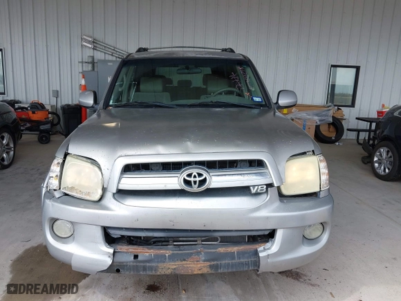 2005 Toyota Sequoia SR5 with VIN 5TDZT34A25S245549, listed as a IAAI auction lot 41724218 with 177,938 mi miles. Bid and sale history available at carsss.com. Image 6.