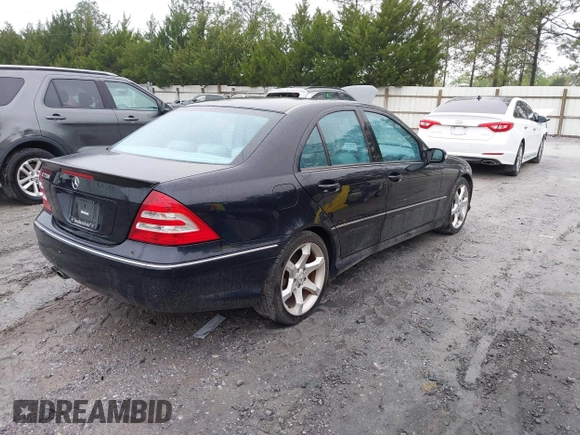 2007 Mercedes-Benz C 230 Sport z VIN WDBRF52H07A921305, wystawiony jako IAAI lot #41957653 z przebiegiem 114 523 mil mil oraz . Historia ofert i sprzedaży dostępna na DreamBid. Obrazek 4.