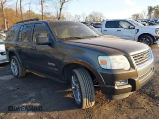 2008 Ford Explorer XLT with VIN 1FMEU63E38UA67079, listed as a IAAI auction lot 41398034 with 239,724 mi miles. Bid and sale history available at carsss.com. Image 1.