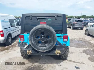 2017 Jeep Wrangler Unlimited Sahara z VIN 1C4BJWEG9HL722849, wystawiony jako IAAI lot #42435486 z przebiegiem 107 571 mil mil oraz . Historia ofert i sprzedaży dostępna na DreamBid. Obrazek 16.