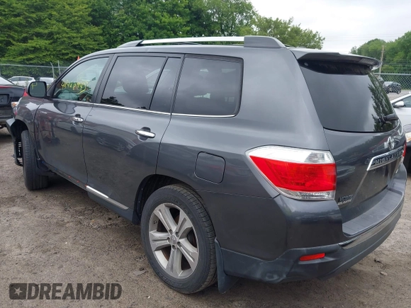 2013 Toyota Highlander Limited z VIN 5TDDK3EH0DS201184, wystawiony jako IAAI lot #42428945 z przebiegiem 179 518 mil mil oraz . Historia ofert i sprzedaży dostępna na DreamBid. Obrazek 3.