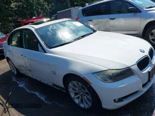 2011 BMW 3 Series 328i xDrive z VIN WBAPK5C54BA662199, wystawiony jako IAAI lot #42651146 z przebiegiem 190 396 mil mil oraz . Historia ofert i sprzedaży dostępna na DreamBid. Obrazek 1.