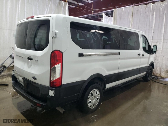 2023 Ford Transit Passenger Wagon XL with VIN 1FBAX2YG8PKA93527, listed as a Copart auction lot 45667225 with 31,111 mi miles and Clean Title. Bid and sale history available at carsss.com. Image 3.