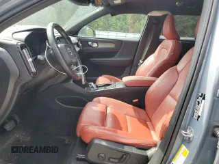 2020 Volvo XC40 Inscription with VIN YV4162UL2L2268301, listed as a Copart auction lot 68509984 with 85,758 mi miles and Salvage Title. Bid and sale history available at DreamBid. Image 7.