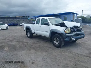 2006 Toyota Tacoma with VIN 5TEUU42N16Z216261, listed as a IAAI auction lot 41313912 with 97,086 mi miles. Bid and sale history available at carsss.com. Image 1.