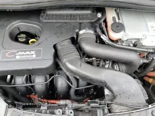 2017 Ford C-Max SE with VIN 1FADP5EU3HL101183, listed as a Copart auction lot 84164404 with 150,541 mi miles and Salvage title. Bid and sale history available at DreamBid. Image 12.