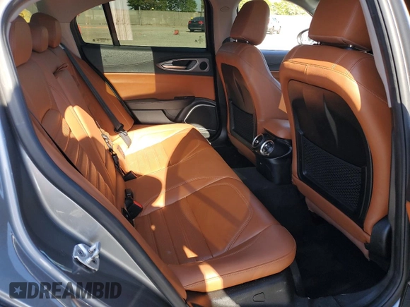 2018 Alfa Romeo Giulia Ti Sport z VIN ZARFAECN7J7576954, wystawiony jako Copart lot #57152095 z przebiegiem 80 235 mil mil oraz Szkoda całkowita • Salvage title. Historia ofert i sprzedaży dostępna na DreamBid. Obrazek 10.