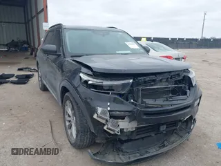 2020 Ford Explorer XLT with VIN 1FMSK7DH9LGC27951, listed as a IAAI auction lot 41623009 with 93,918 mi miles. Bid and sale history available at carsss.com. Image 6.