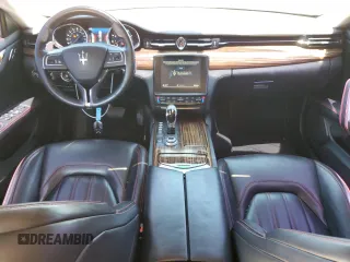 2017 Maserati Quattroporte S Q4 z VIN ZAM56RRA3H1211666, wystawiony jako Copart lot #56855555 z przebiegiem 83 392 mil mil oraz Szkoda całkowita • Salvage title. Historia ofert i sprzedaży dostępna na DreamBid. Obrazek 8.