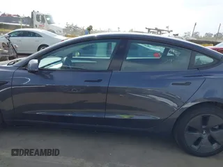 2023 Tesla Model 3 z VIN 5YJ3E1EA5PF700307, wystawiony jako IAAI lot #42034319 z przebiegiem 32 945 mil mil oraz . Historia ofert i sprzedaży dostępna na DreamBid. Obrazek 15.