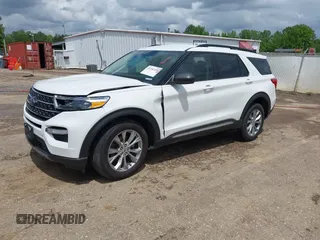 2024 Ford Explorer XLT z VIN 1FMSK7DH5RGA84098, wystawiony jako IAAI lot #42106185 z przebiegiem 9836 mil mil oraz . Historia ofert i sprzedaży dostępna na DreamBid. Obrazek 2.