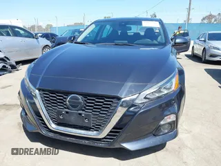 2019 Nissan Altima 2.5 SV with VIN 1N4BL4DVXKC192757, listed as a IAAI auction lot 41967586 with 31,066 mi miles. Bid and sale history available at carsss.com. Image 13.