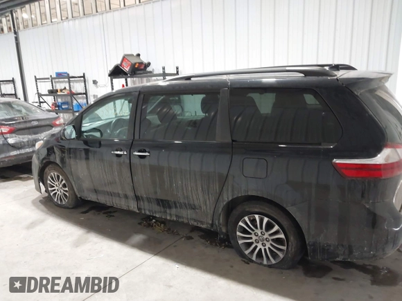 2019 Toyota Sienna XLE Auto Access Seat with VIN 5TDYZ3DCXKS970792, listed as a IAAI auction lot 41589537 with 138,971 mi miles. Bid and sale history available at carsss.com. Image 15.
