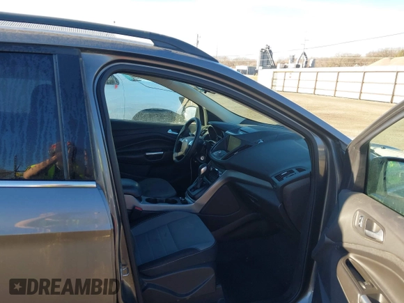 2014 Ford Escape SE z VIN 1FMCU9GXXEUB99093, wystawiony jako IAAI lot #41662040 z przebiegiem 120 783 mil mil oraz . Historia ofert i sprzedaży dostępna na DreamBid. Obrazek 5.