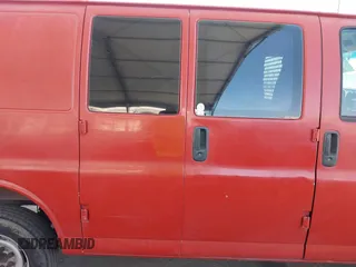 1998 GMC Savana z VIN 1GTFG25MXW1074400, wystawiony jako IAAI lot #42271307 z przebiegiem 283 291 mil mil oraz . Historia ofert i sprzedaży dostępna na DreamBid. Obrazek 8.