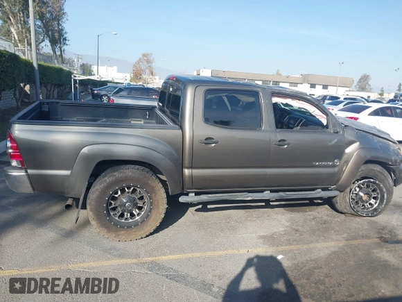2013 Toyota Tacoma PreRunner z VIN 5TFJU4GN1DX046628, wystawiony jako IAAI lot #41216083 z przebiegiem Nie podano mil oraz . Historia ofert i sprzedaży dostępna na DreamBid. Obrazek 14.