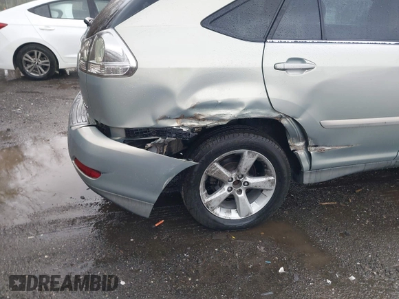 2004 Lexus RX 330 with VIN 2T2HA31U64C014723, listed as a IAAI auction lot 41946435 with 137,073 mi miles. Bid and sale history available at carsss.com. Image 6.