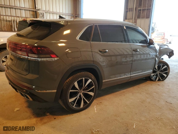 2024 Volkswagen Atlas Cross Sport 2.0T SEL Premium R-Line with VIN 1V2FE2CA3RC224899, listed as a Copart auction lot 42454525 with 22,573 mi miles and Salvage Title. Bid and sale history available at carsss.com. Image 3.