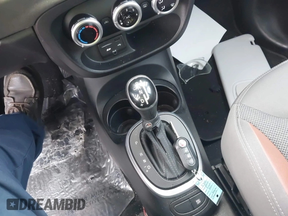 2014 FIAT 500L Trekking с VIN ZFBCFADH9EZ012347, выставлен на аукционе IAAI как лот 42458216 с пробегом 112 781 миль миль и . История ставок и продаж доступна на DreamBid. Изображение 11.