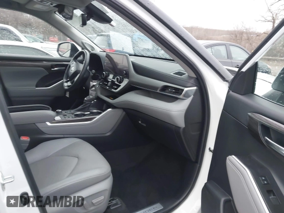 2023 Toyota Highlander L with VIN 5TDKDRBH3PS007987, listed as a IAAI auction lot 41465939 with 17,011 mi miles and . Bid and sale history available at DreamBid. Image 5.