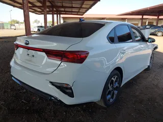 2020 Kia Forte LXS with VIN 3KPF24AD8LE213836, listed as a IAAI auction lot 40313445 with 60,822 mi miles and . Bid and sale history available at carsss.com. Image 4.