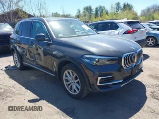2022 BMW X5 xDrive40i z VIN 5UXCR6C00N9J78820, wystawiony jako IAAI lot #42151299 z przebiegiem 32 313 mil mil oraz . Historia ofert i sprzedaży dostępna na DreamBid. Obrazek 1.