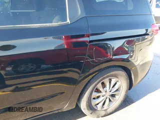 2020 Kia Sedona EX with VIN KNDMB5C18L6581794, listed as a IAAI auction lot 41767614 with 131,009 mi miles. Bid and sale history available at carsss.com. Image 19.