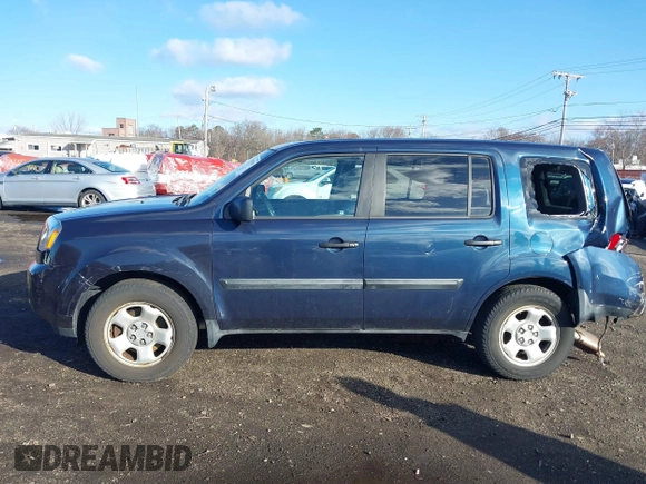 2011 Honda Pilot LX with VIN 5FNYF4H28BB089206, listed as a IAAI auction lot 41852945 with 62,116 mi miles. Bid and sale history available at carsss.com. Image 14.