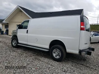2022 Chevrolet Express Cargo with VIN 1GCWGAFPXN1155012, listed as a Copart auction lot 62039645 with 30,890 mi miles and Salvage title. Bid and sale history available at DreamBid. Image 2.