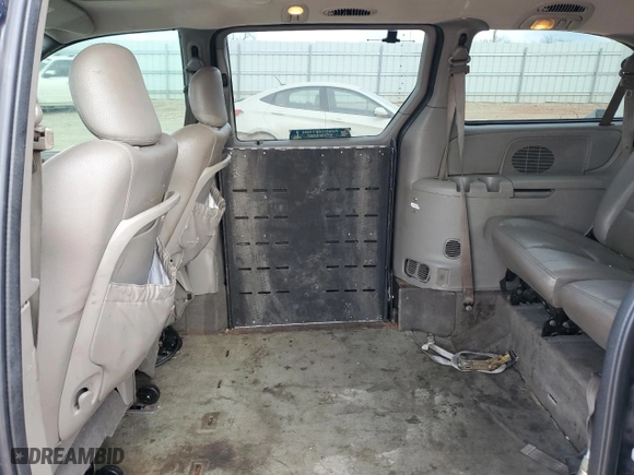 2003 Chrysler Town & Country Limited with VIN 2C8GP64L73R355676, listed as a Copart auction lot 47006925 with 98,541 mi miles and Clean Title. Bid and sale history available at carsss.com. Image 11.