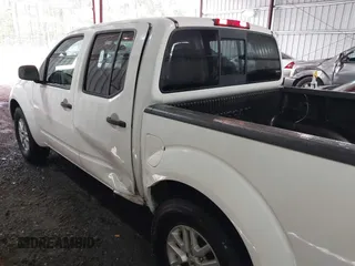 2017 Nissan Frontier SV z VIN 1N6AD0ER1HN709628, wystawiony jako IAAI lot #42076742 z przebiegiem 189 259 mil mil oraz . Historia ofert i sprzedaży dostępna na DreamBid. Obrazek 6.