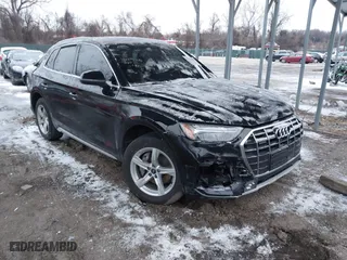 2021 Audi Q5 Premium with VIN WA1AAAFY4M2003069, listed as a IAAI auction lot 41374475 with 1 mi miles. Bid and sale history available at carsss.com. Image 1.