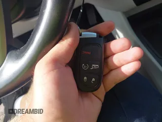 2020 Jeep Cherokee Limited с VIN 1C4PJLDB4LD638144, выставлен на аукционе IAAI как лот 42650099 с пробегом 98 678 миль миль и . История ставок и продаж доступна на DreamBid. Изображение 11.