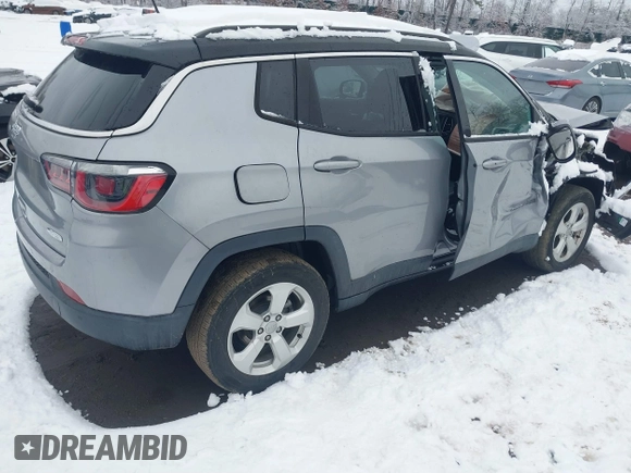 2018 Jeep Compass Altitude with VIN 3C4NJDBB7JT256164, listed as a IAAI auction lot 41551598 with 22,335 mi miles and . Bid and sale history available at carsss.com. Image 4.