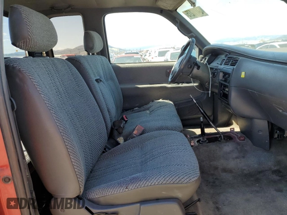 1995 Toyota T100 z VIN JT4VD22F0S0010554, wystawiony jako Copart lot #54718275 z przebiegiem 126 608 mil mil oraz Czysty tytuł • Clean title. Historia ofert i sprzedaży dostępna na DreamBid. Obrazek 10.