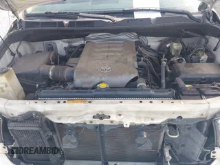 2007 Toyota Tundra LTD with VIN 5TBDV58167S488187, listed as a IAAI auction lot 42113431 with 242,650 mi miles. Bid and sale history available at carsss.com. Image 10.