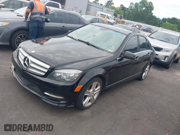 2011 Mercedes-Benz C 300 Sport с VIN WDDGF5EB2BA460963, выставлен на аукционе IAAI как лот 42511005 с пробегом 157 797 миль миль и . История ставок и продаж доступна на DreamBid. Изображение 2.