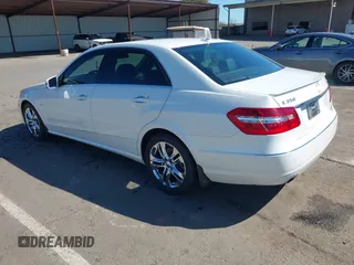 2011 Mercedes-Benz E 350 Luxury z VIN WDDHF2EB6BA505602, wystawiony jako IAAI lot #41859128 z przebiegiem 114 146 mil mil oraz . Historia ofert i sprzedaży dostępna na DreamBid. Obrazek 3.