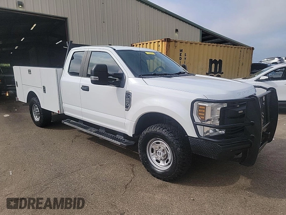 2019 Ford F-250 XL with VIN 1FT7X2B66KEE56940, listed as a IAAI auction lot 42282376 with 176,667 mi miles and . Bid and sale history available at DreamBid. Image 17.